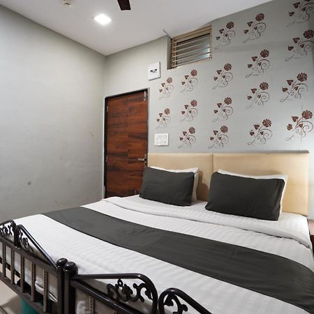 Hotel Sai Inn, Ahmedabad Airport Екстериор снимка