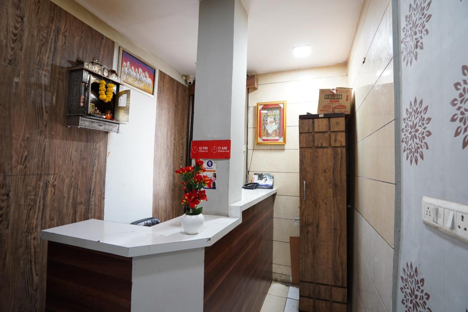 Hotel Sai Inn, Ahmedabad Airport Екстериор снимка